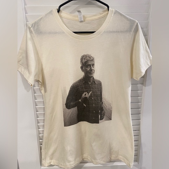 Anthony Bourdain Middle Finger T-Shirt - Picture 1 of 2
